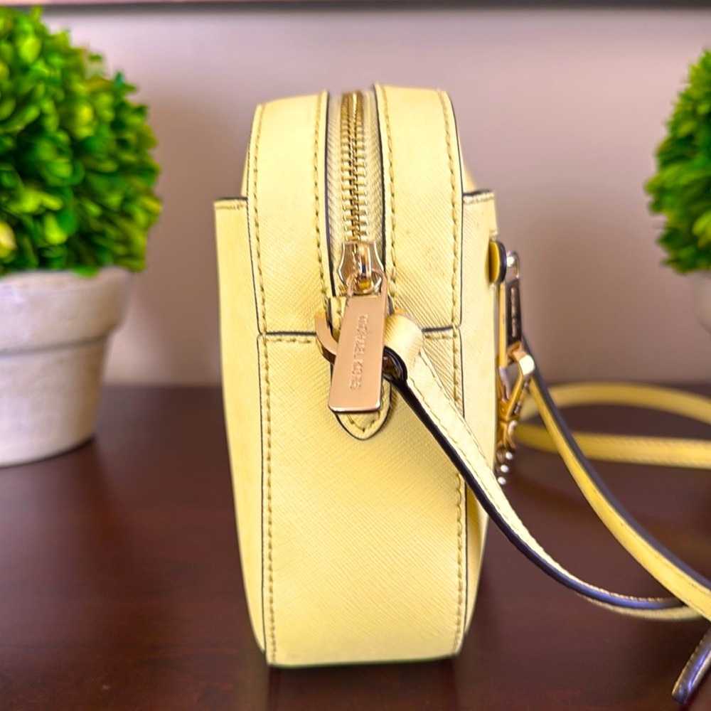 MICHAEL Michael Kors JET SET💛YELLOW BUTTERCUP💛 LEATHER ZIP CHAIN CROSSBODY BAG - Picture 9 of 17